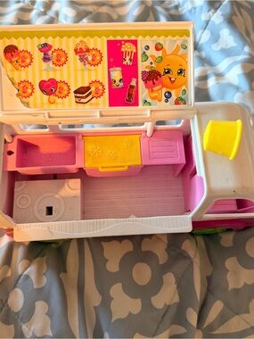 Shopkins Ice Cream Truck Playset — Pink, Yellow & White